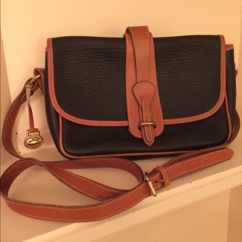 Dooney and Bourke leather medium crossbody bag